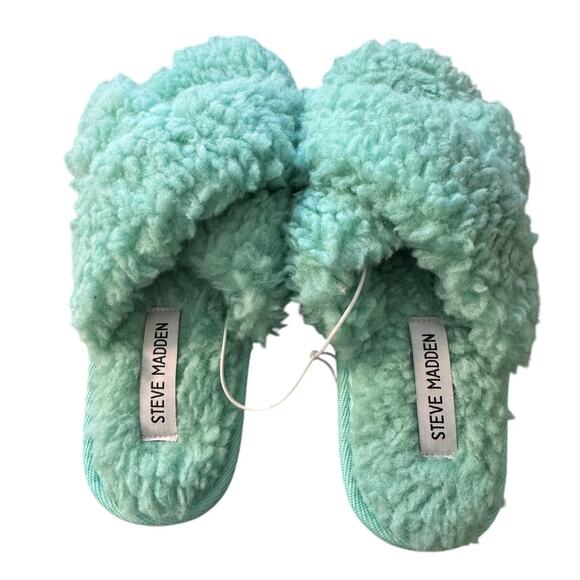 NEW Steve Madden Women's Peaceful Faux Fur Slipper Size 6 - Picture 3 of 5